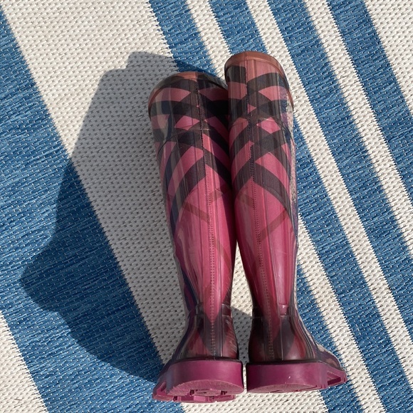 Burberry BERRY NOVA Check Boots! So Beautiful! Size 7 1/2! (37, EU) RARE! 💓 - Picture 7 of 14
